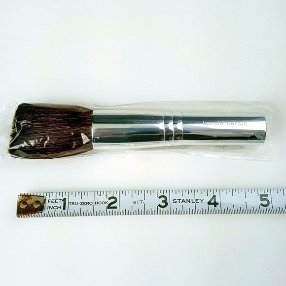 bareMinerals flawless complexion brush Brand New - Picture 3 of 3